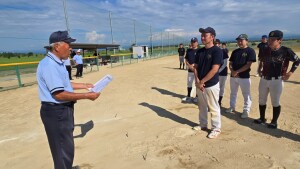 第56回業種別対抗ソフトボール大会_優勝チーム_表彰式2