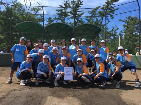 優勝チーム〈三馬チェリーズ〉