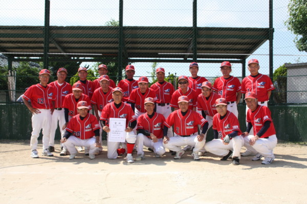 優勝チーム〈小松シニア〉