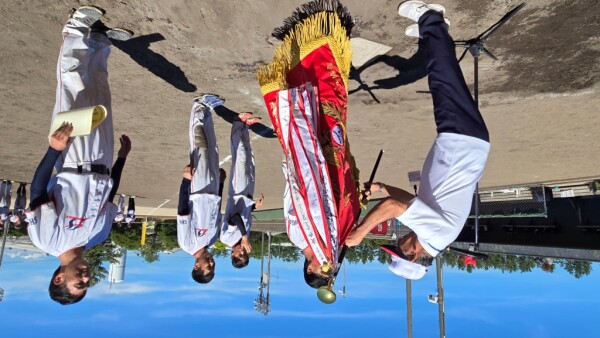 優勝チーム_表彰式2