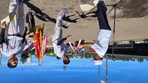 優勝チーム_表彰式3