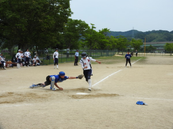 準決勝戦の模様（野々市ＤＳ対ＴＫＤ戦）１