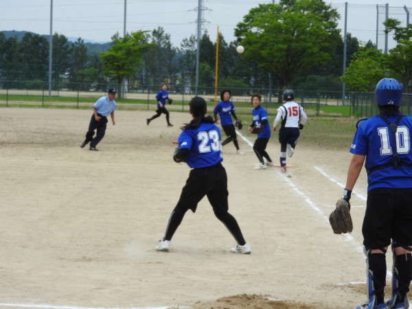 準決勝戦の模様（野々市ＤＳ対ＴＫＤ戦）４