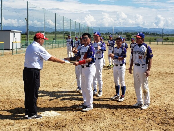 第19回シニア小松市長旗親善大会 弁慶戦優勝チーム表彰式1