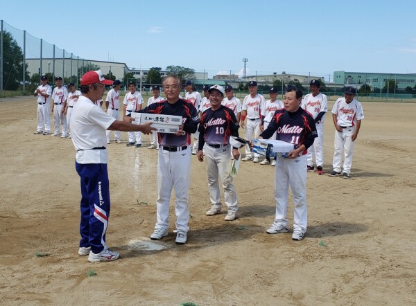 第19回シニア小松市長旗親善大会 義経戦優勝チーム表彰式3