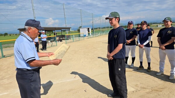 第56回業種別対抗ソフトボール大会_優勝チーム_表彰式1