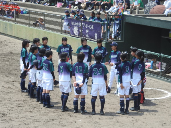 第67回石川県中学校ソフトボール大会　　決勝の模様（森本　対　中能登　戦）４