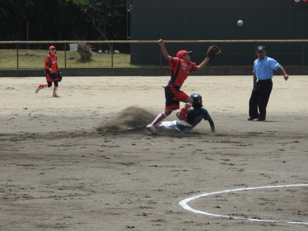 第67回石川県中学校ソフトボール大会　　決勝の模様（森本　対　中能登　戦）５
