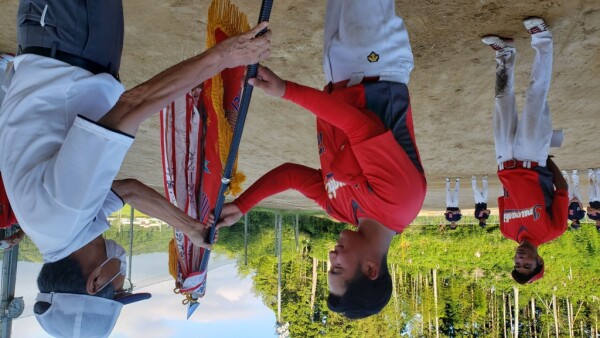 2022年表彰式優勝チーム3