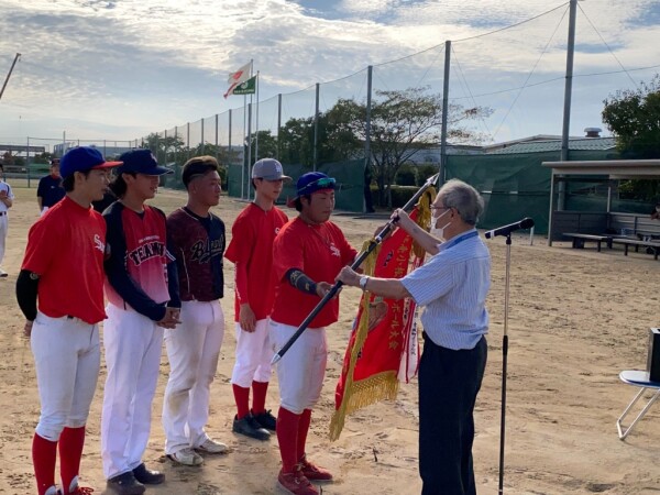 2022年読売大会表彰式優勝チーム21